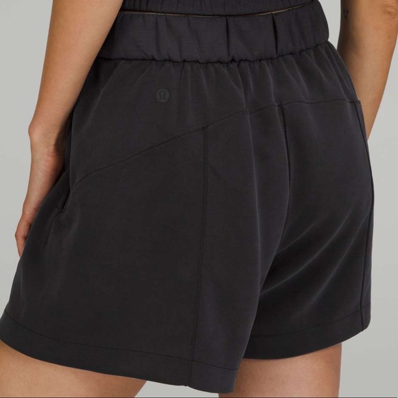 Lululemon Softstreme Short 4 inch